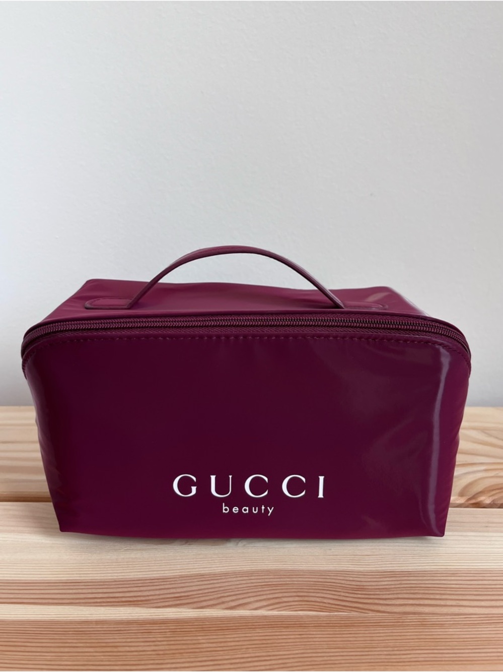 Gucci Beauty Glossy Berry Cosmetic Case